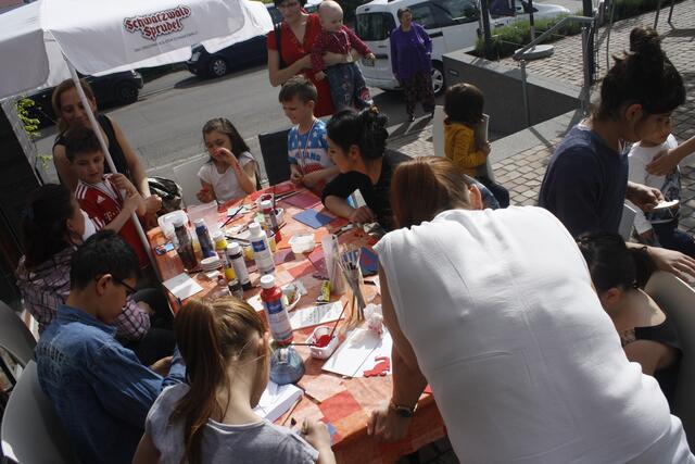 Kreativangebot der Mitarbeiterinnen aus dem Mehrgenerationenhaus
Fotograf: Andrea Barth, Ort: Terrasse GenussWerkstatt | Foto: Andrea Barth