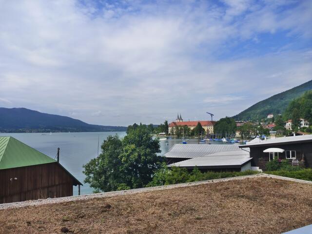 Tegernsee mit Brauhaus
Fotograf: J. Betz, Ort: Rottach - Egern, Agentur: Schwäb. Albverein Bad Friedrichshall | Foto: 2015