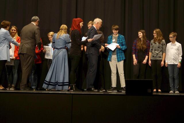 Urkunden und Gratulation von Bürgermeisterin Agnes Christner, OB Harry Mergel, Vorsitzender Stadtverband für Sport Markus Otten und dem Käthchen Franziska Müller
Fotograf: MB | Foto: MB