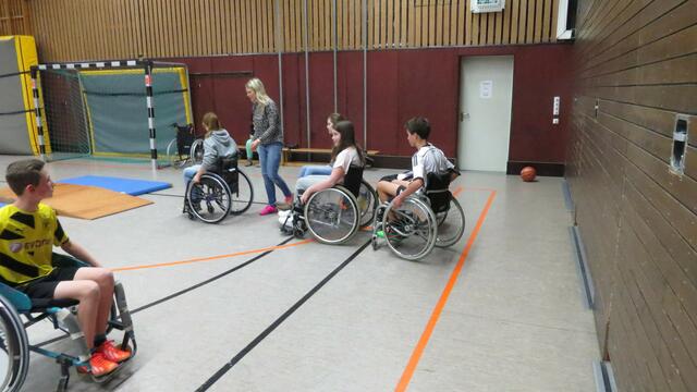 Selbst kleine Rampen können schon ein großes Hindernis sein!