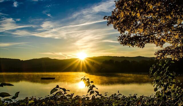 Herbstmorgen am Breitenauer See von Susanne Kaufmann