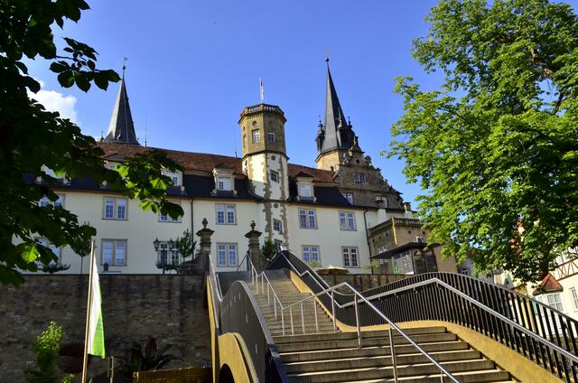 Blick von der Hofgartentreppe auf Schloss Öhringen