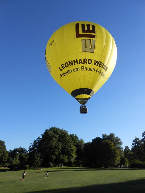 Heißluftballon über Heilbronner Werwiesenpark