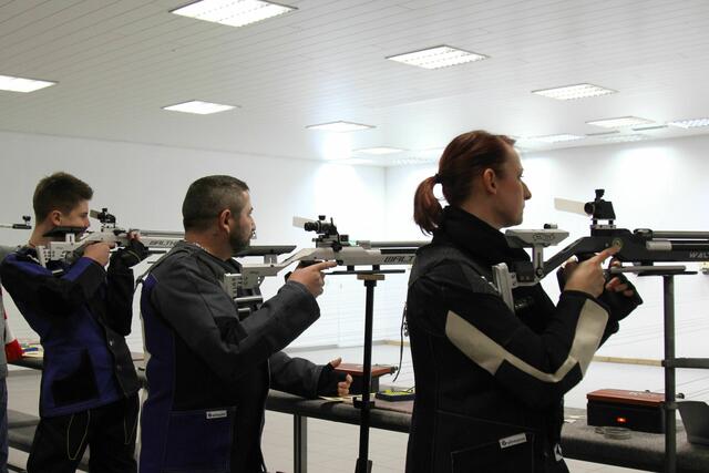 von li: Alexander Kerschbaum, Christos Zournatzidis, Jenny Pavlovic