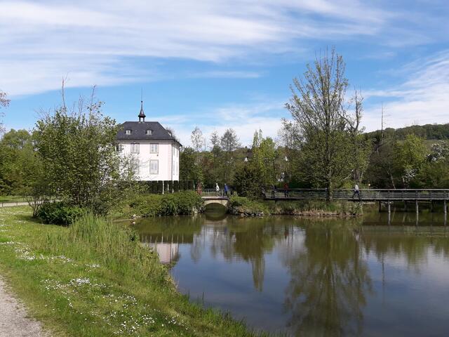 Das Trappenseeschlösschen war die erste Station der Wanderung.