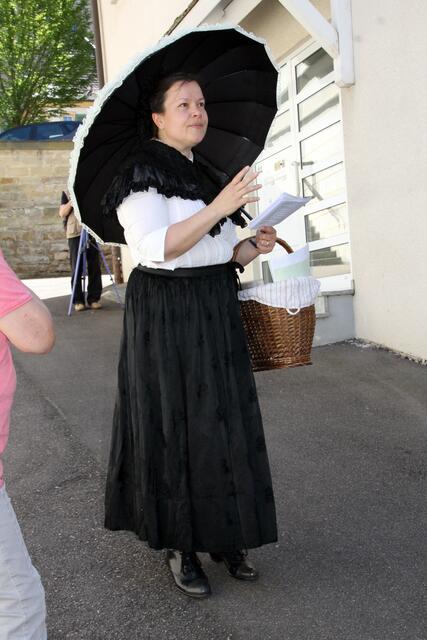 Die Frau des Stadtapothekers Marie Villinger alias Katrin Held plauderte aus dem Arzneischränkchen. IL