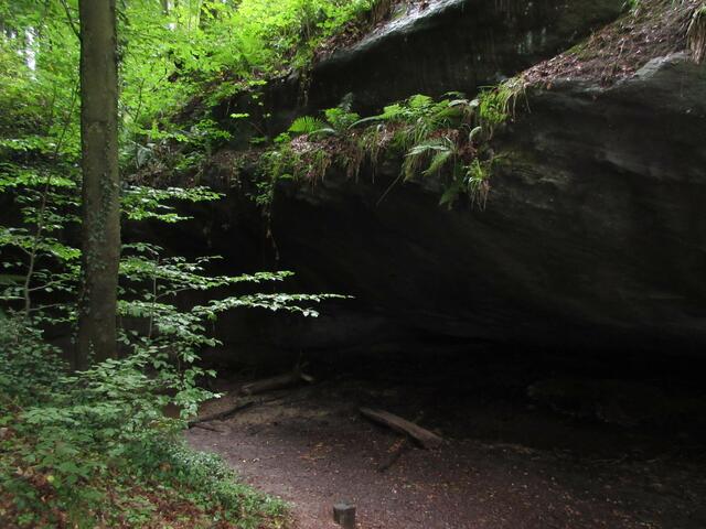 Naturkunst: Hohler Stein