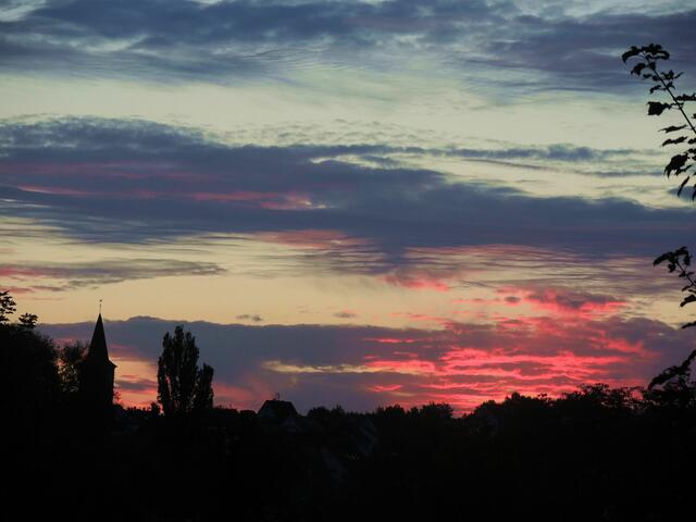 Martin-Lutherkirche in Schluchtern im Sonnenuntergang