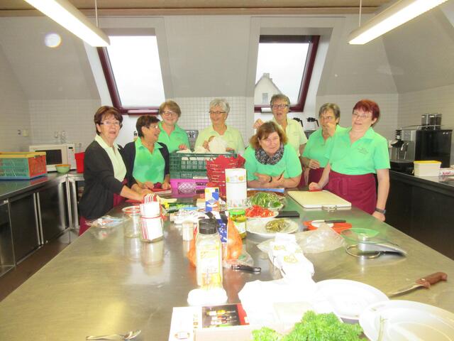 Fröhliches Küchen-Team