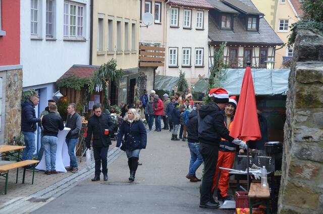 Besucher in der Unteren Gasse