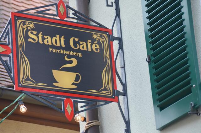 Schild vom neuen Stadt Cafè