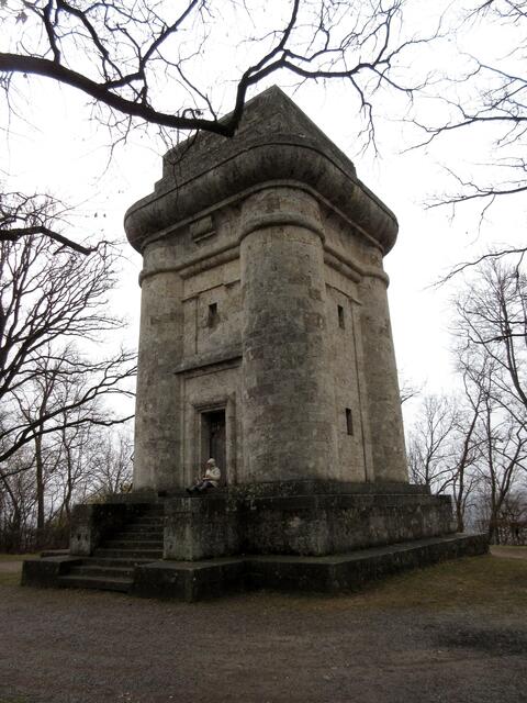 Der Bismarckturm auf dem Schlossberg, dem östlichen Ausläufer des Keuper Höhenrückens