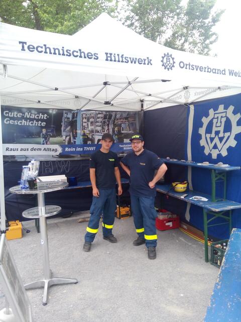 Informationsstand des Technischen Hilfswerk