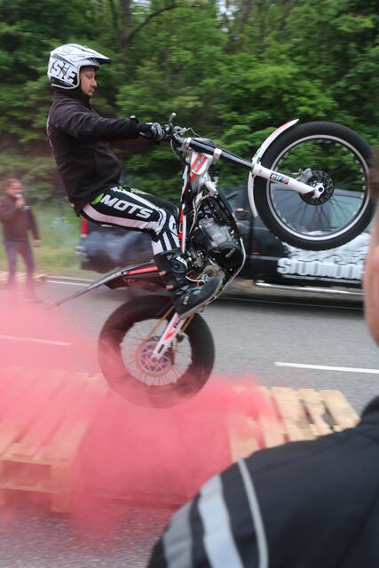 Gute Motorrad Beherrschung bei der Stuntshow