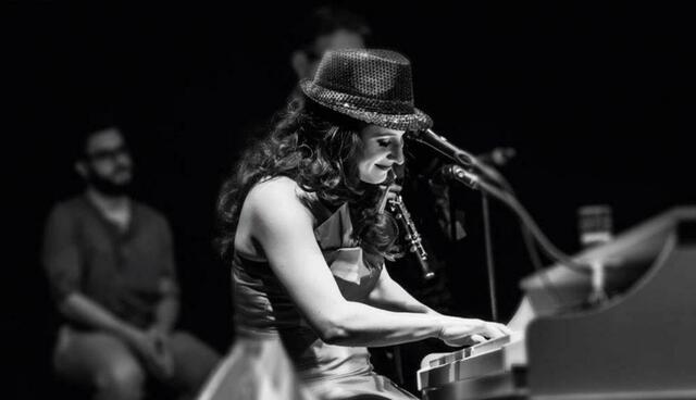 Die internationale Sängerin Sefora Nelson am Flügel begeistert immer wieder ihre Zuhörer... | Foto: Sefora Nelson