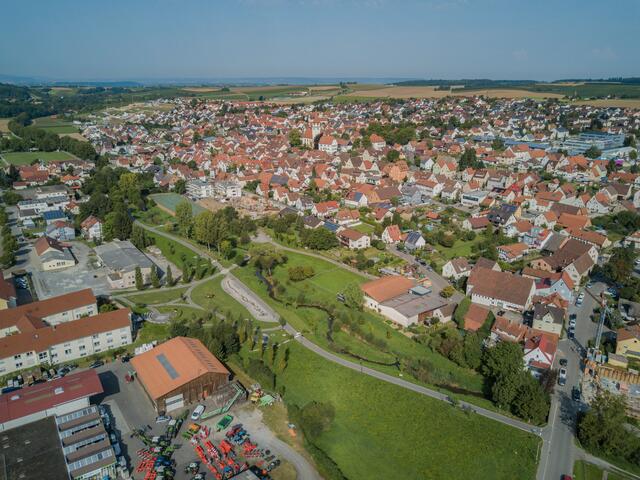 Die Ilsfelder Schozachaue ist hier im Original zu sehen. Das verpixelte Bild vom 12. Juni war auf der Seite Guck a mol in der Heilbronner Stimme. Foto: Matthias Bitsch
