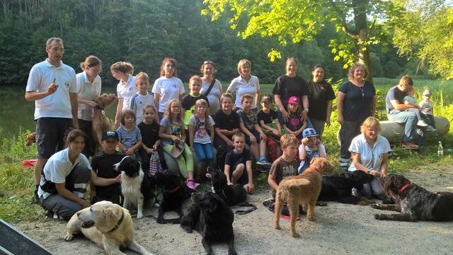 Gruppenbild mit den Hunden
