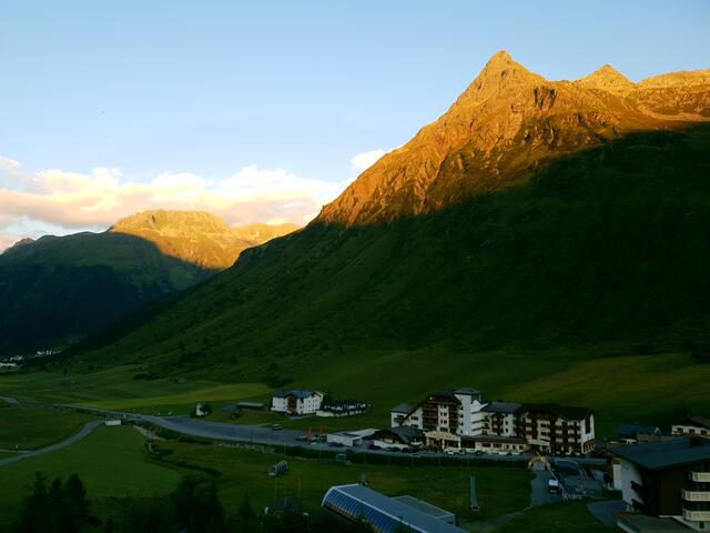 Das berühmte Alpenglühen abends aus dem Hotelfenster aufgenommen | Foto: Manjana S.