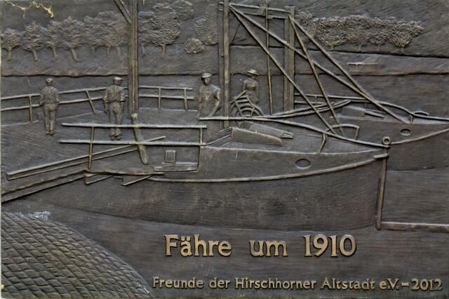 Bevor Brücken gebaut wurden, gab es einige Fähren über den Neckar