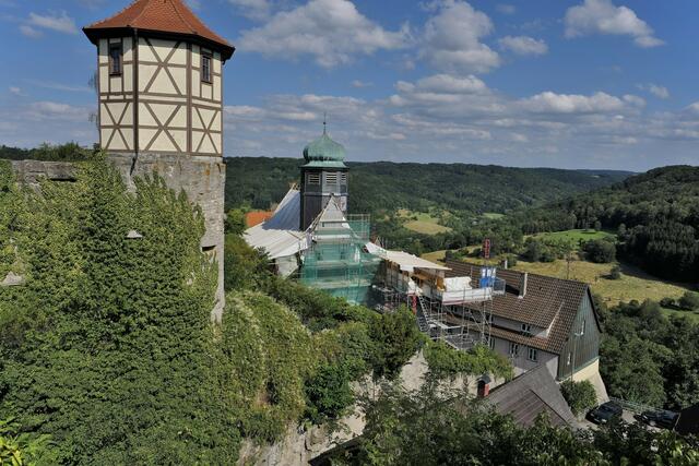 Wer hat die Burg Maienfels erkannt? Auf der Guck-a-mol-Seite zu Wüstenrot/Maienfels vom 4.September war die Burg verpixelt abgebildet. Hier das Originalfoto. Foto: Dennis Mugler