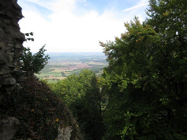 Blick von der Ruine hinunter nach Bissingen an der Teck.