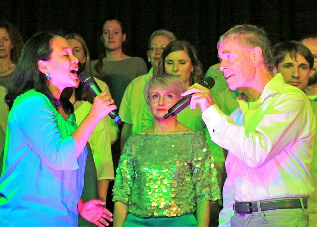 Moniq Walter und Rainer Rockenberger mit ihrem Solo "Seite an Seite"