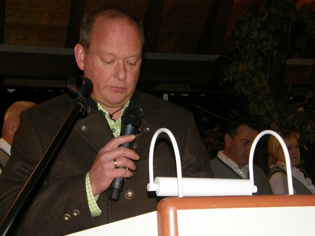 Hegeringleiter Markus Braun, der nach 16 Jahren sein Amt abgibt, bedankte sich bei seinen Aktiven für die engagierte Mithilfe bei der Ausschmückung und der Vorbereitung der Hubertusfeier.