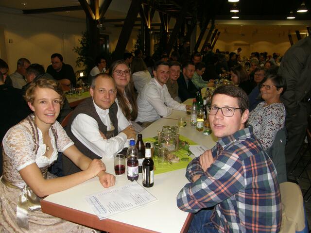 Am Tisch bei den Jungjägern.