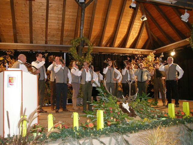 Die noch junge Gruppe der Jagdhornbläser Löwensteiner Berge - Weinsberger Tal überzeugten mit ihrem bläserischem Können.
