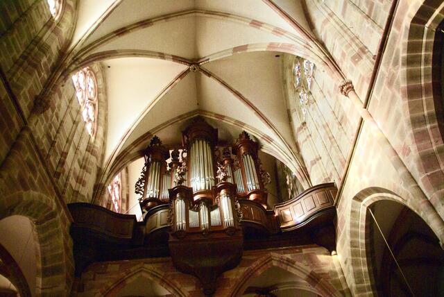 Die Kirche hat eine weitestgehend in den ursprünglichen Zustand zurückversetzte Orgel aus dem Jahre 1766 . Sie ist eine der größten im Elsass und in einem der prachtvollsten Barockgehäuse.