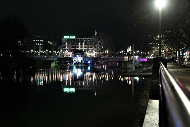 Spiegelung Insel Hotel Nachtaufnahme HN