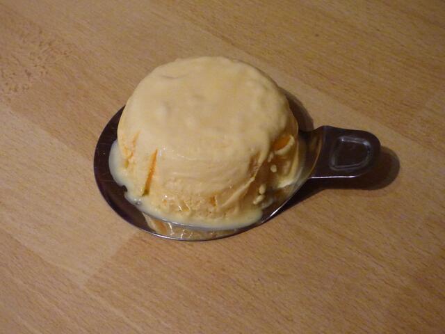 Nun kann das Dessert auf dem Teller platziert werden. | Foto: sigischlottke