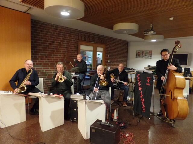 Dixieland mit den Feetwarmers aus Heilbronn im Bistro des Mehrgenerationenhauses.