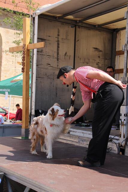 Clown Klaus mit seinem Hund "Shy"
