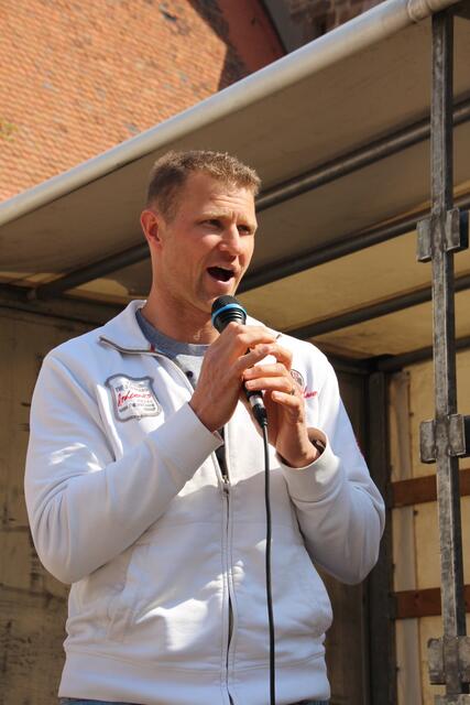 Tobias Kley, früher Boxer, spricht zum Thema: "fröhlich & friedlich"