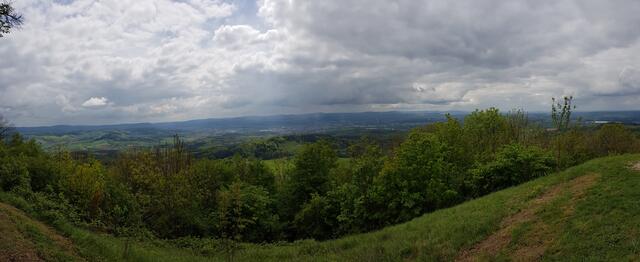 Panoramablick ins Land vom Hohenstaufen aus