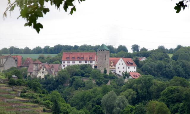 Immer auf das Schloss zu um kurz davor zur Reblandhalle abzubiegen. So wurde die Runde geschlossen.