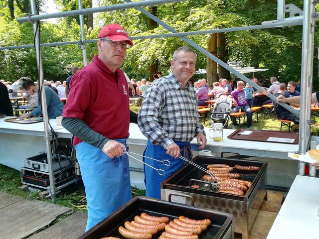 Die Würstlesgriller bei der Arbeit
