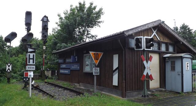 Im ehemaligen Güterschuppen des „Bahnhöfle Böckingen“ ist die Jugendabteilung des ECH untergebracht. (Foto: gam)