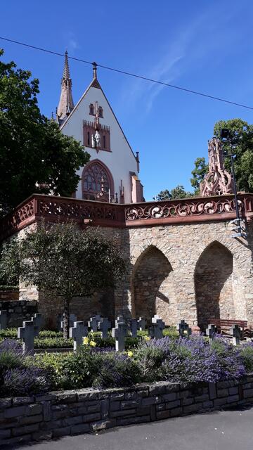 Unterhalb der Rochuskapelle