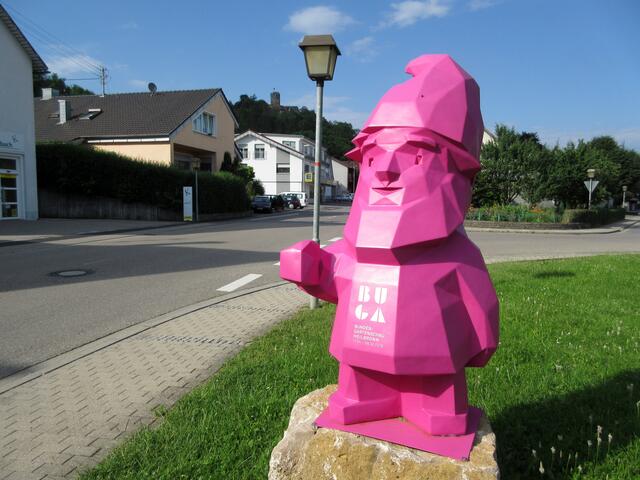Ich geh' mit meiner Laterne... Muss Karl sich festhalten oder trägt er die Krautheimer Straßenlampe