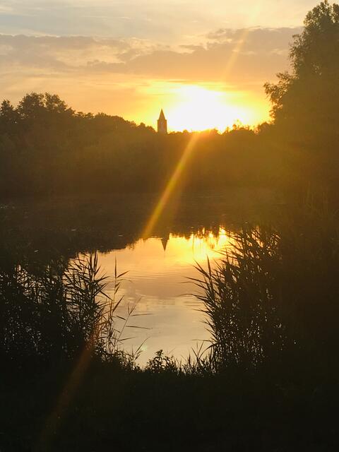 Romantischer Sonnenuntergang am Hirschfeldsee