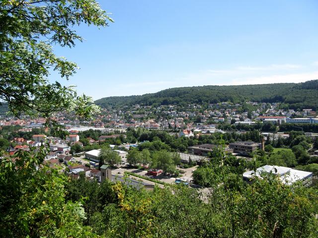 Blick über Mosbach hinweg. Standort ist der Pavillon am Hamberg.