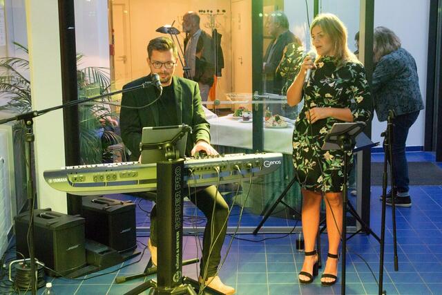 Adrian Lewczuk feat. Lena Belgart