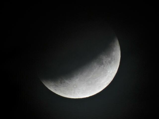 So sah der Mond um 23,19 Uhr aus.