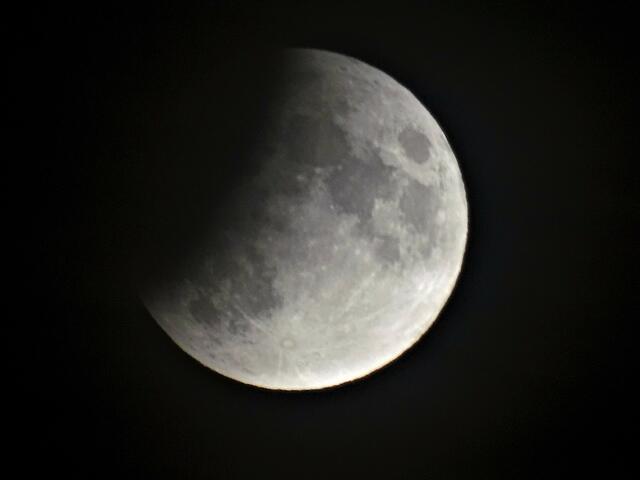 Der Juli-Sommer-Vollmond verfinstert sich. (Die partielle Mondfinsternis am 16.07.2019)