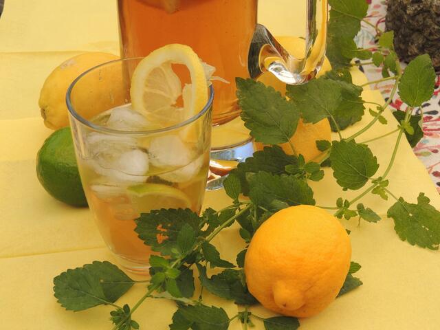 Inselschorle - schmeckt nur im Sommer