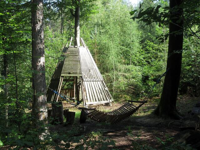 Wigwam mit Hängematte