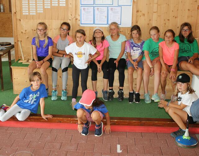 Den Gegner inspizieren während der Auszeit auf der Bank