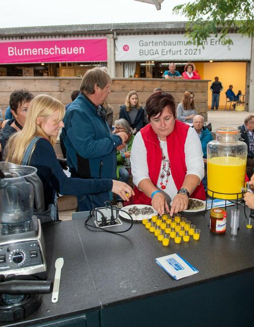 Zum Start gab es den Ingwer-Shot. Foto: Mario Berger